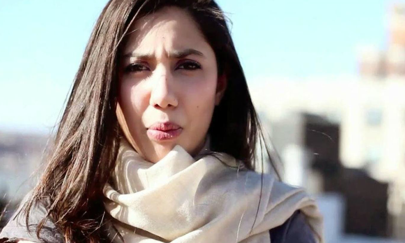 Mahira Khan Remains In Raees Confirms Farhan Akhtar Cinema Hip