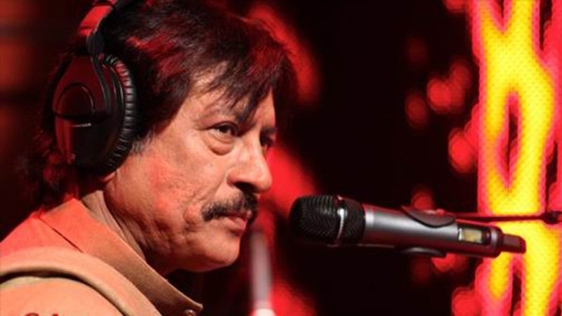 Atta Ullah : Qurban Meri Jan Mere Dhol Attaullah Khan Esakhelvi Special