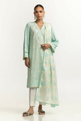Ideas’ Signature Collection: A Modern Ode to Pakistani Elegance