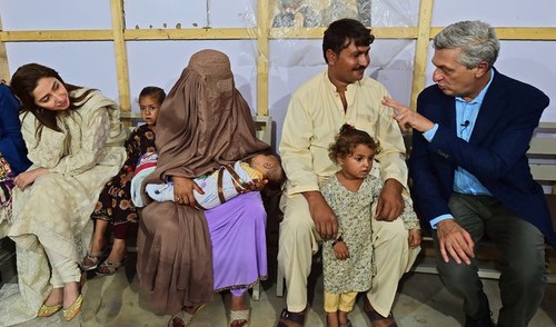 Image result for mahira and refugees