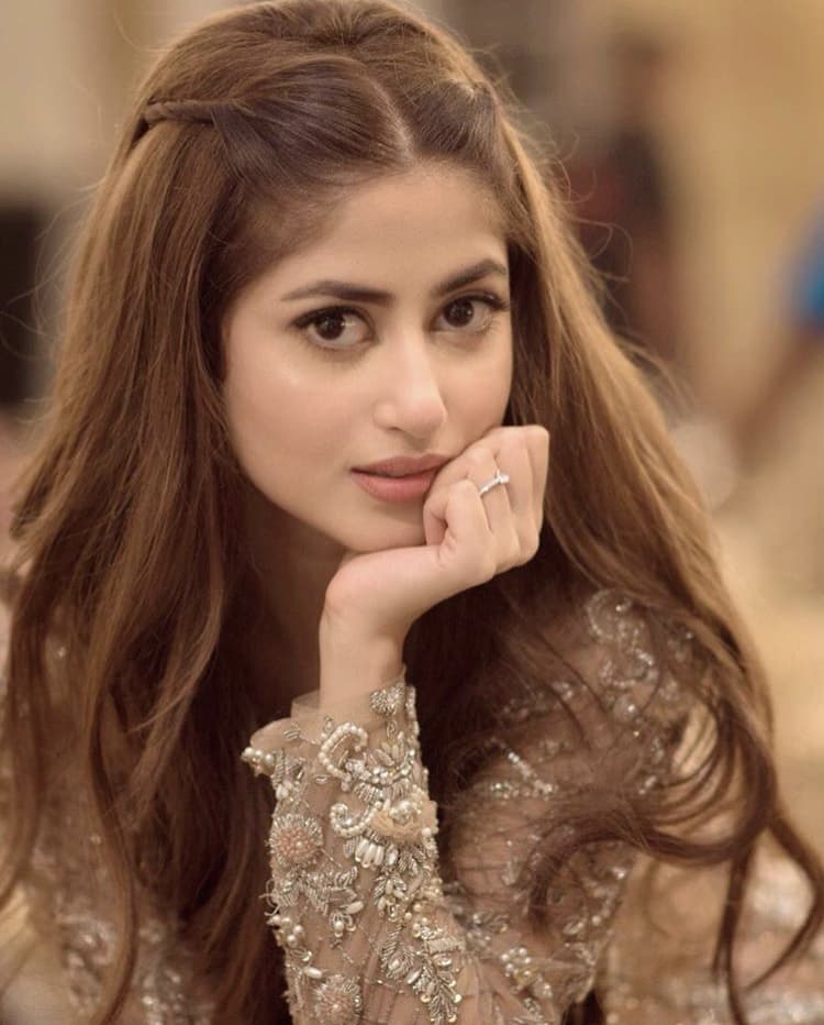 Sajal Aly The Actress Who S Nailing It In Alif Ye Dil Mera Hip