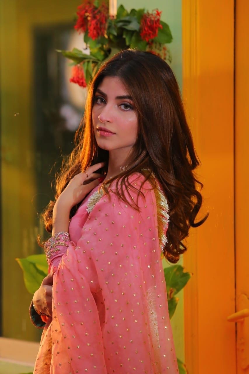 Kinza Hashmi in Uraan is a Force to be Reckoned With - TV - HIP