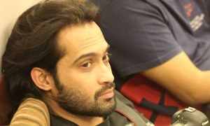 Waqar Zaka stands up for females