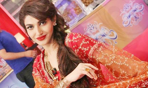 TV Anchor Sana Faisal poisoned by a fan - TV - HIP