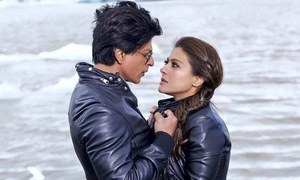 'Dilwale' fever grips Pakistan, channels make the most of it