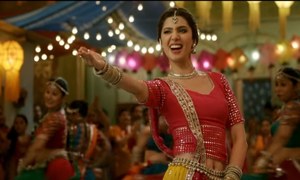 Mahira Khan proves her dancing skills in Udi Udi Jaye
