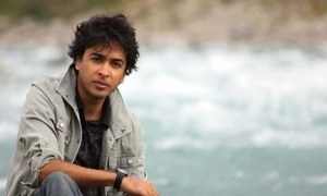 Shehzad Roy to debut in films with remake of 60s hit drama Alif Noon