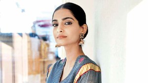 Sonam Kapoor Bashed by Indians for Promoting Peace