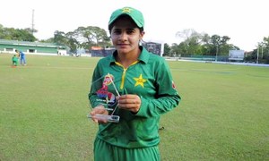 PCB Offers Central Contracts to Only 10 Women Cricketers!
