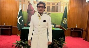 Adnan Siddiqui, Sajal Aly and Others Receive Civil Awards on Pakistan Day